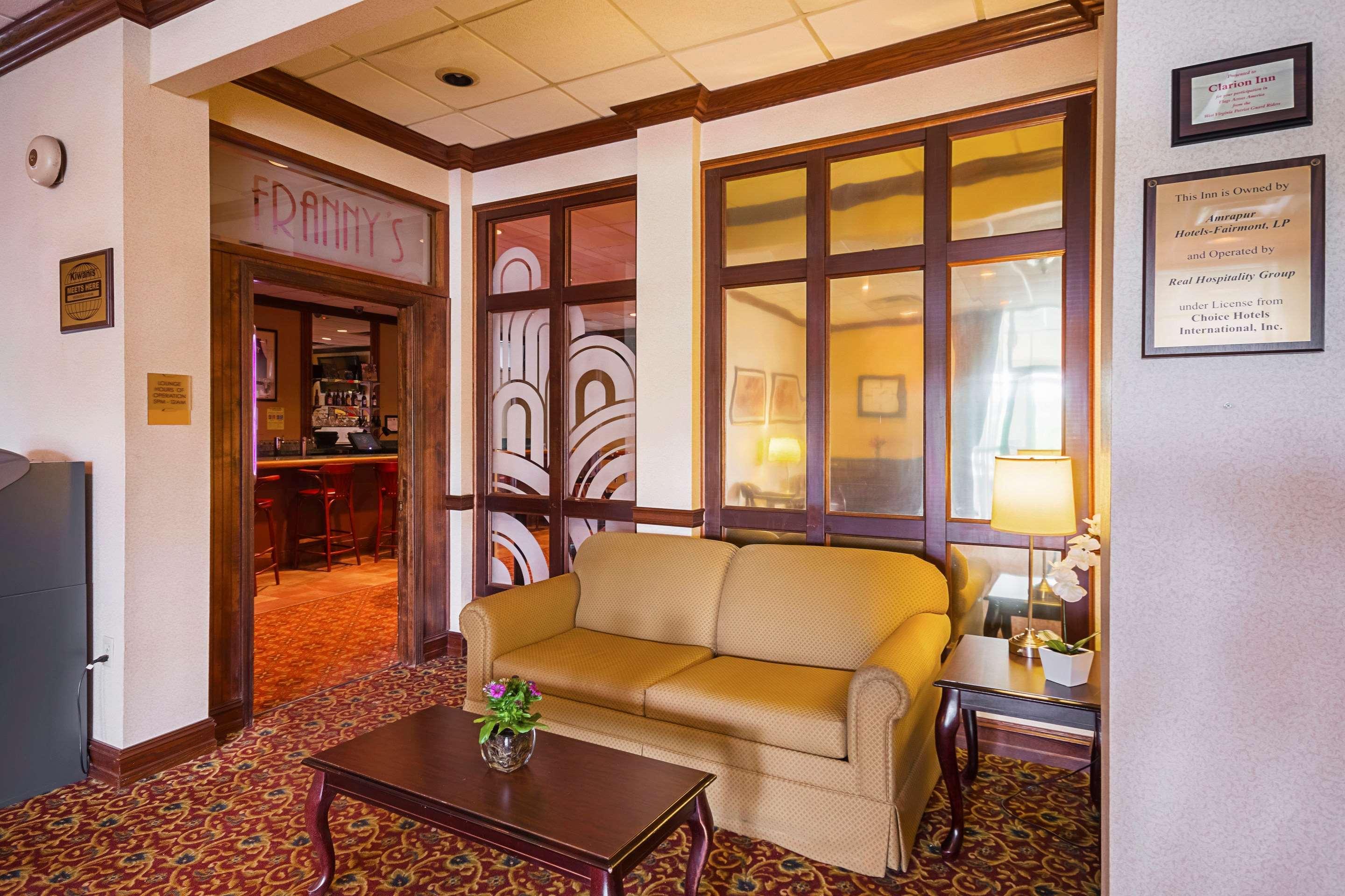 Clarion Inn Фэрмонт Экстерьер фото